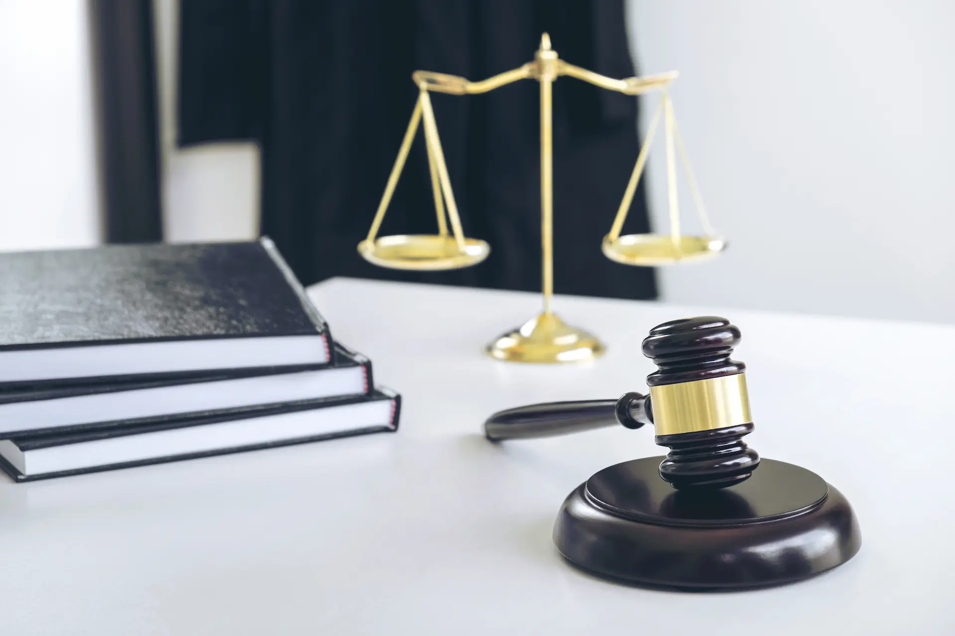 5 Key Questions to Ask Before Hiring an Attorney for Your Legal Needs